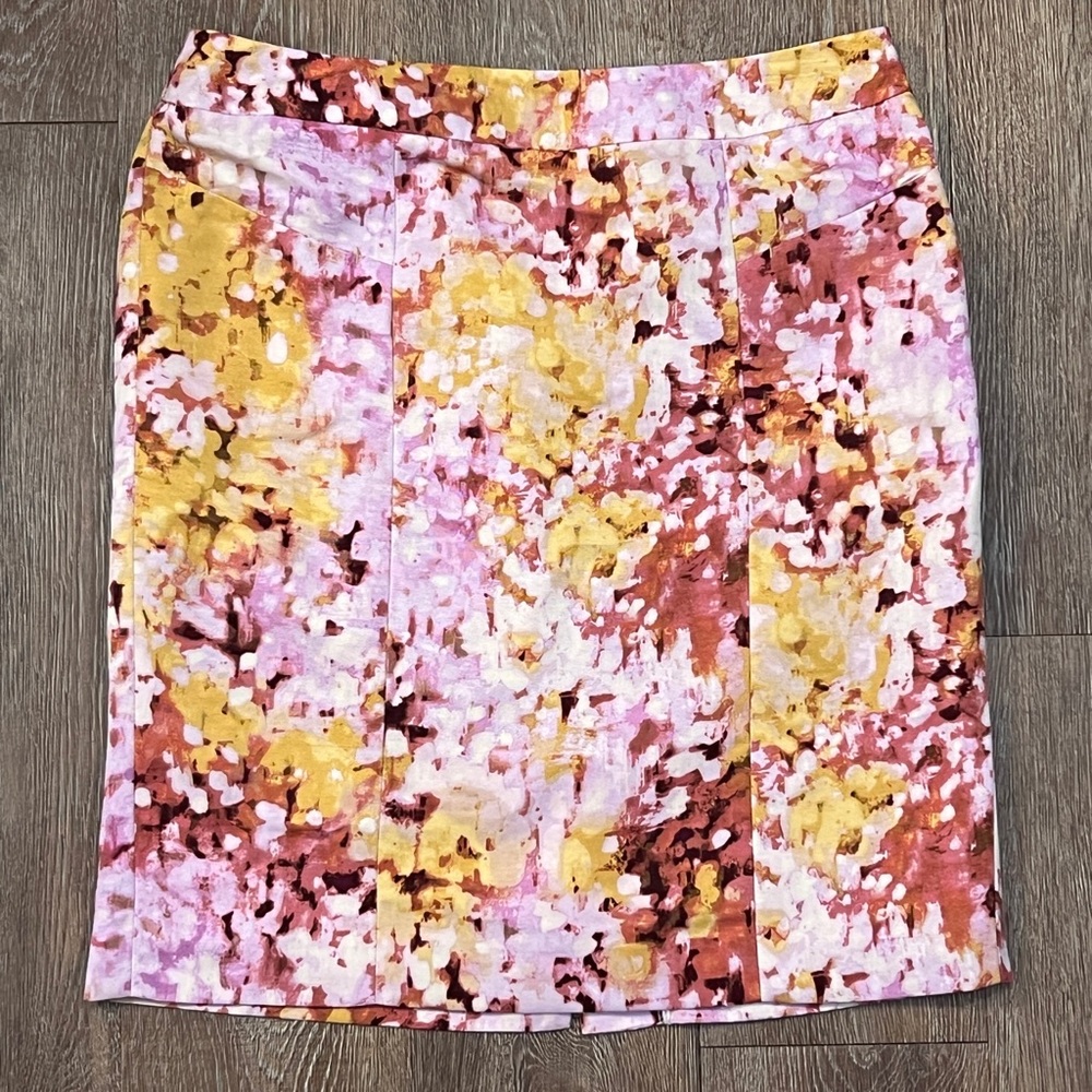 LOFT Pencil Skirt Pink Yellow Abstract Print Lined Back-Kick Pleat | Size: 4